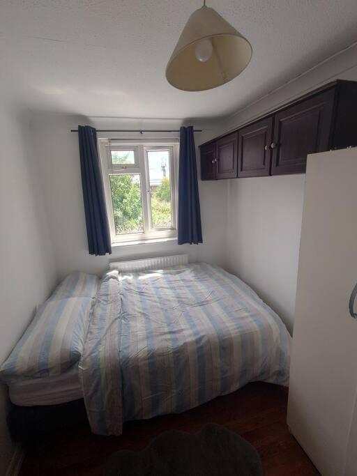 Edwardian 4 Bedrooms With 4 Bathrooms Townhouse, Next To Underground, Accommodates 10 People London Exterior foto
