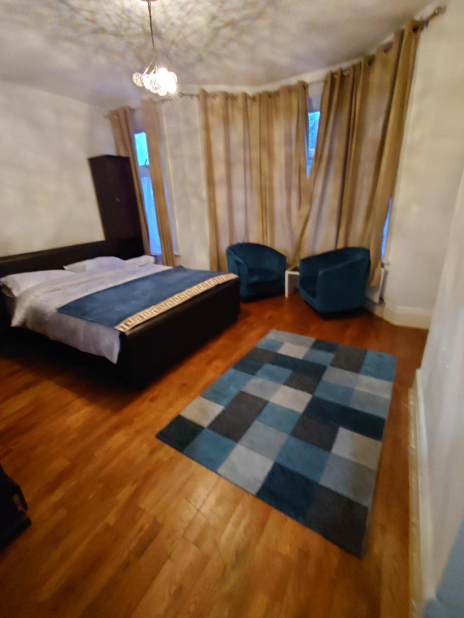 Edwardian 4 Bedrooms With 4 Bathrooms Townhouse, Next To Underground, Accommodates 10 People London Exterior foto